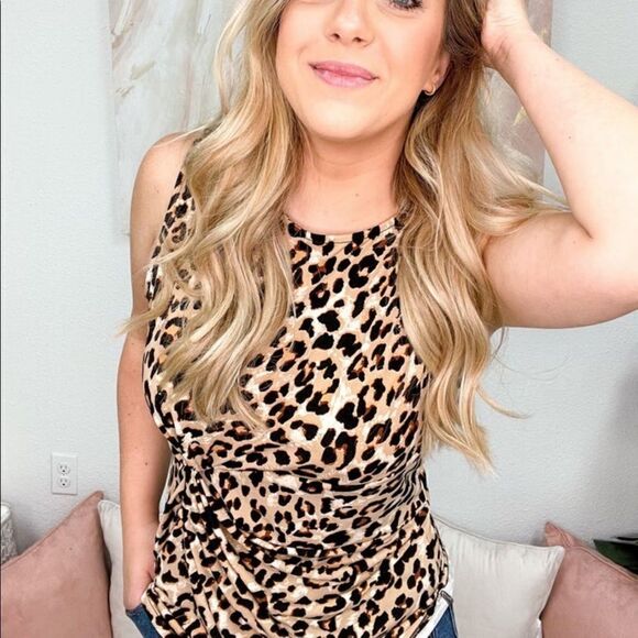 New Zenana leopard print tank with twist - Picture 1 of 12
